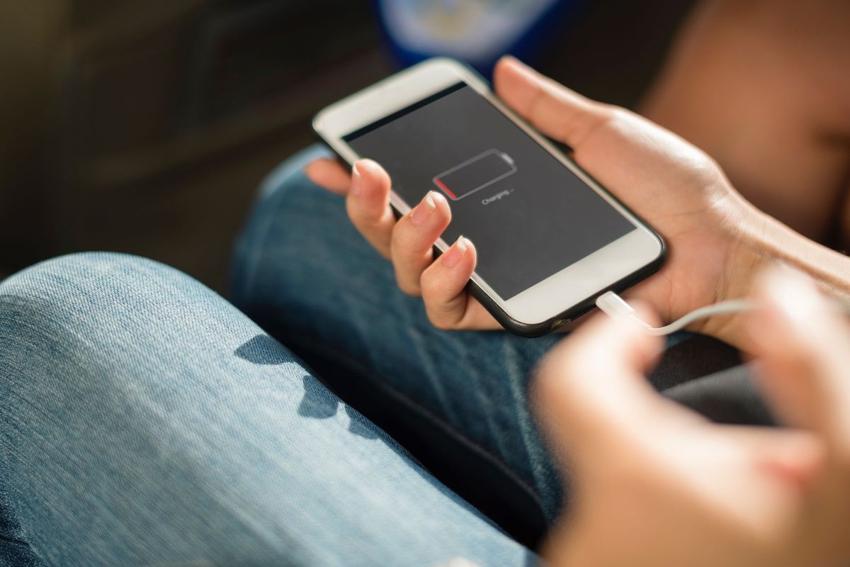 Androidスマホの充電が遅い原因と対処方法 Androidスマホの充電が遅い原因と対処方法